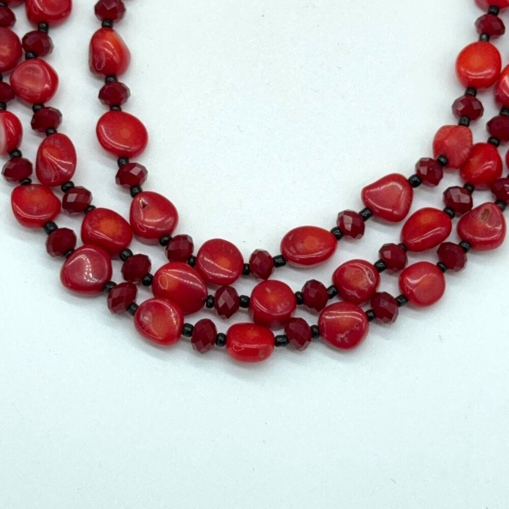 Natural Stone Red Triple Layer Necklace Glass Faceted & Black Spacer Beads 16" - Picture 2 of 6